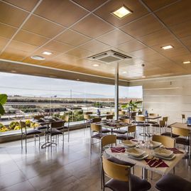 Tanatorio Piedrabuena - Porzuna sillas y mesas de restaurante