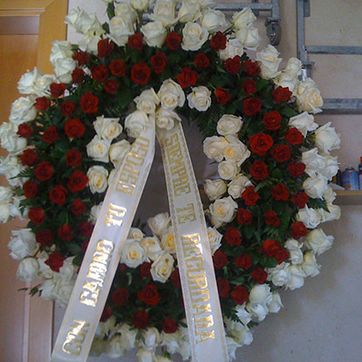 Tanatorio Piedrabuena - Porzuna corona con rosas